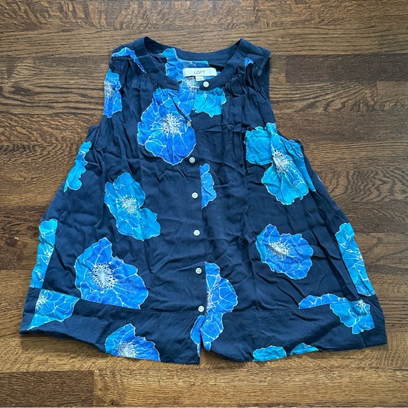 LOFT Swingy Button-up Sleeveless Top with Blue Floral Print - Size XS - Picture 1 of 5
